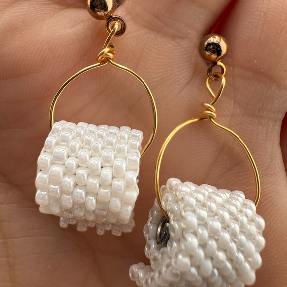Toilet paper White Earrings - Picture 4 of 6